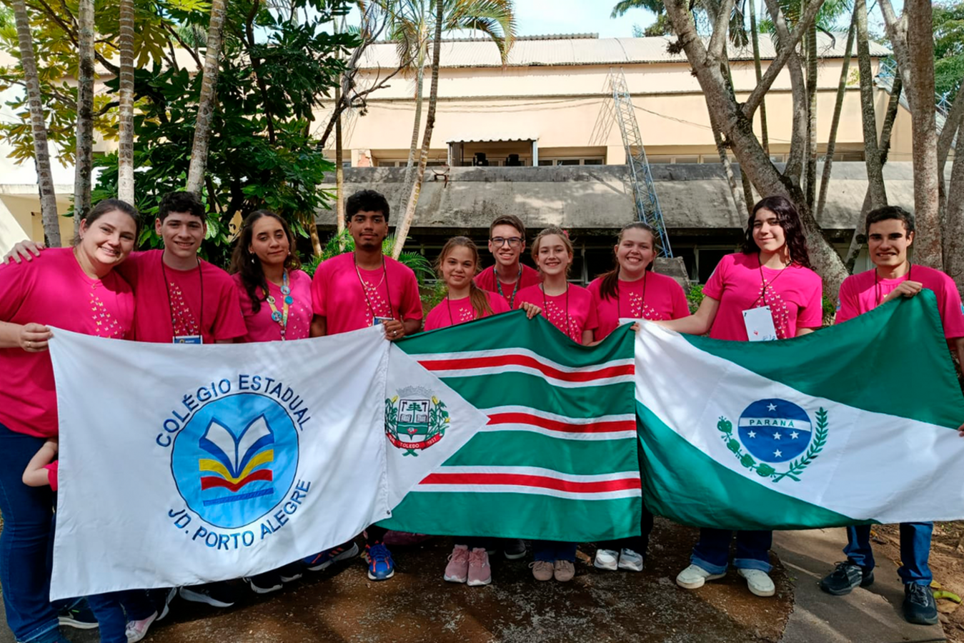 Integrantes do Clube de Ciências do Colégio Estadual Jardim Porto Alegre viajaram com o apoio da Prefeitura de Toledo e voltaram cheios de medalhas