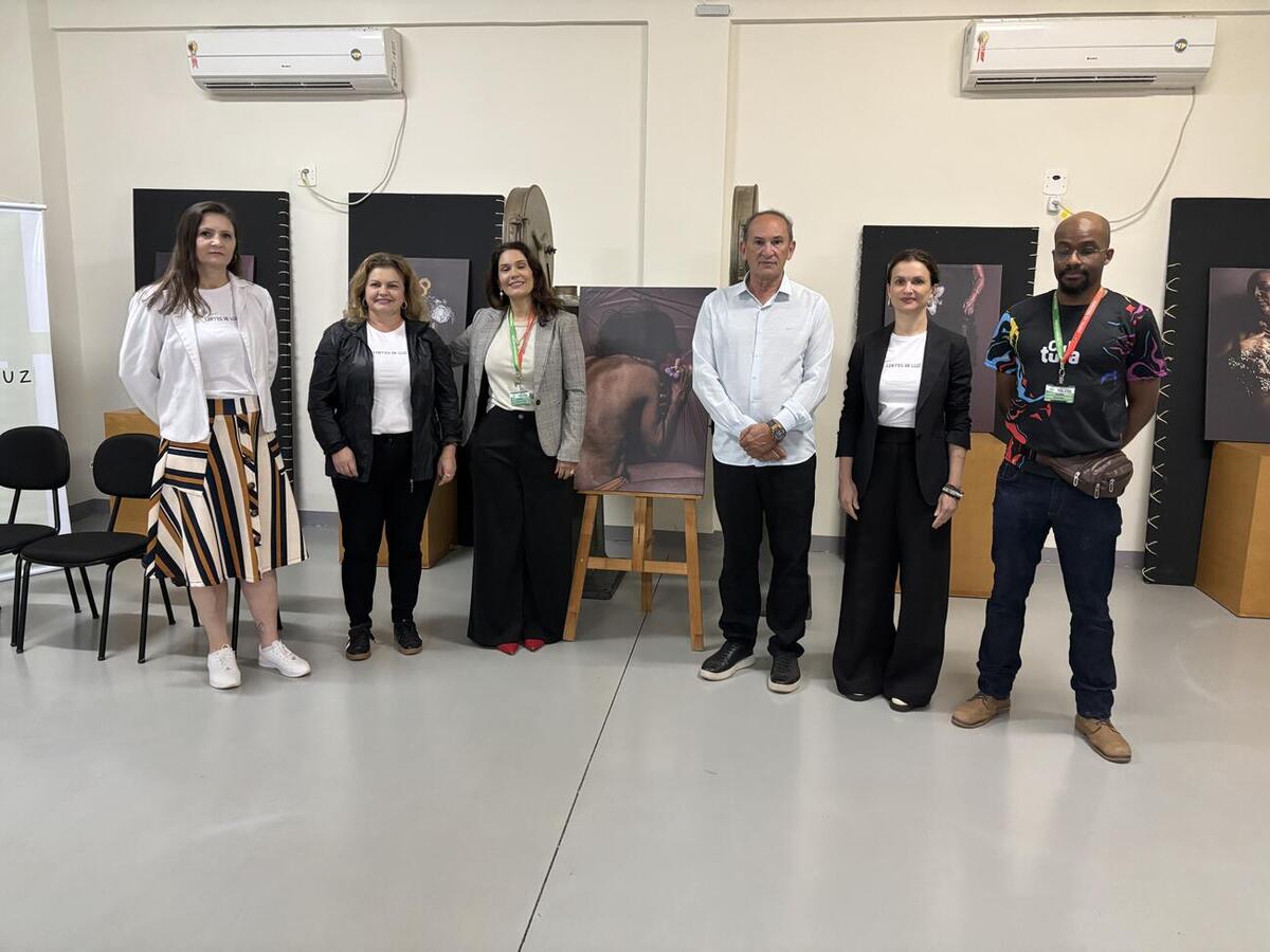 Nesta quarta-feira (6), o Museu Histórico Willy Barth recebeu a exposição fotográfica “Cicatrizes Invisíveis” como forma de conscientização quanto à violência contra as mulheres