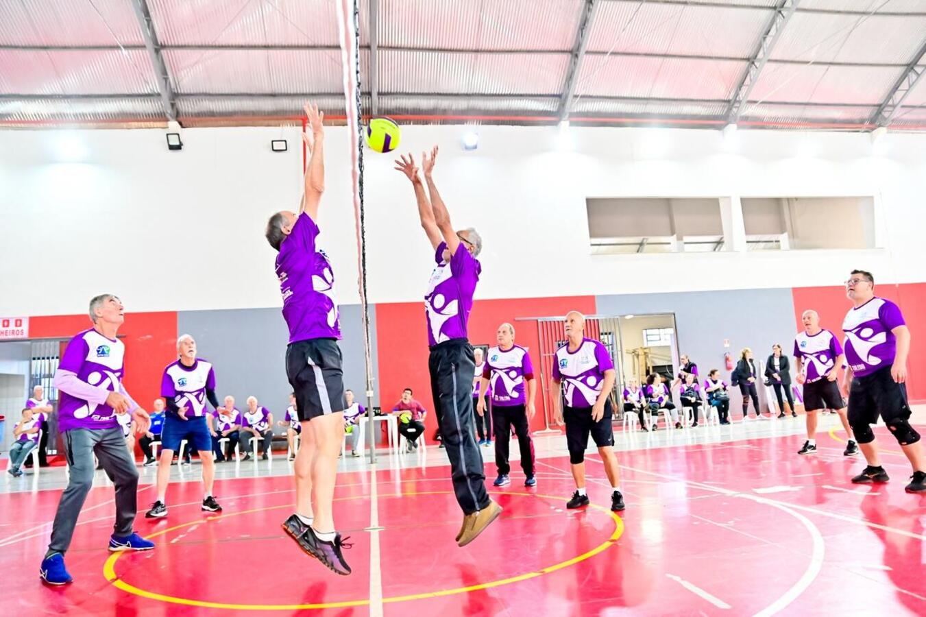 O Centro de Treinamento para Pessoas Idosas oferece um espaço para praticar esportes adaptados, a fim de promover saúde, mobilidade e bem-estar