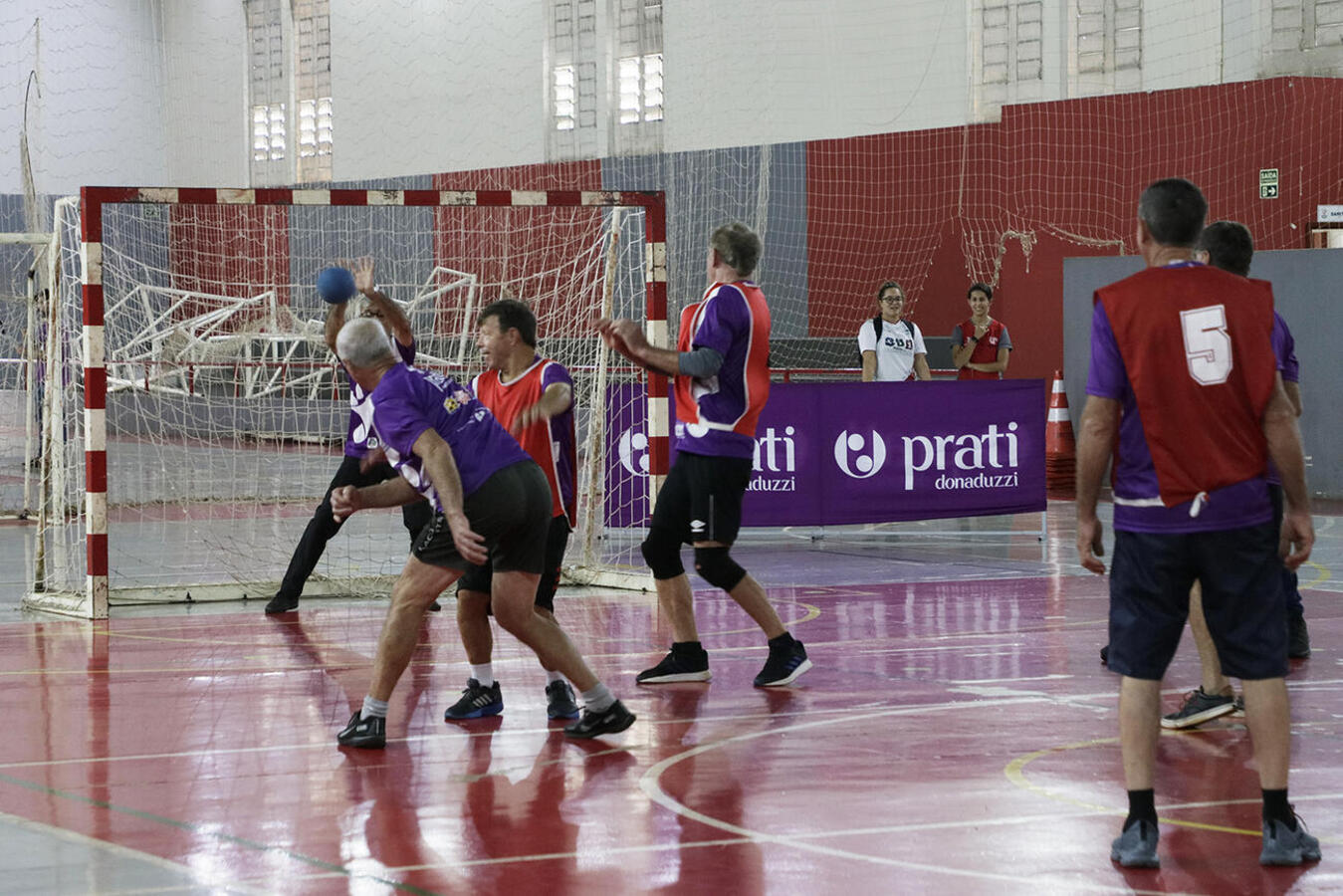 O Centro de Treinamento para Pessoas Idosas oferece um espaço para praticar esportes adaptados, a fim de promover saúde, mobilidade e bem-estar