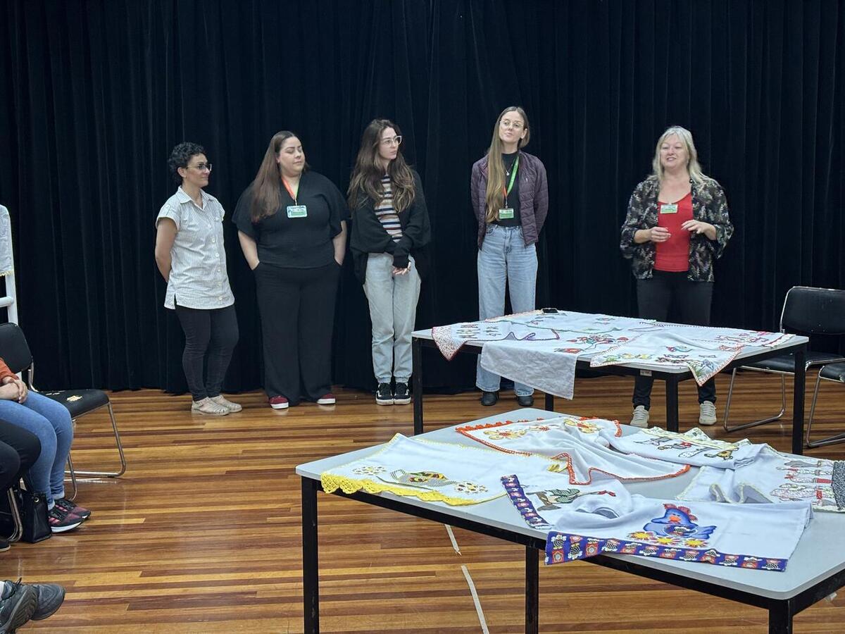 Alunas formandas expuseram os trabalhos produzidos durante o curso que teve duração de três meses