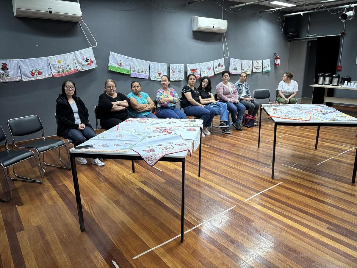 Alunas formandas expuseram os trabalhos produzidos durante o curso que teve duração de três meses