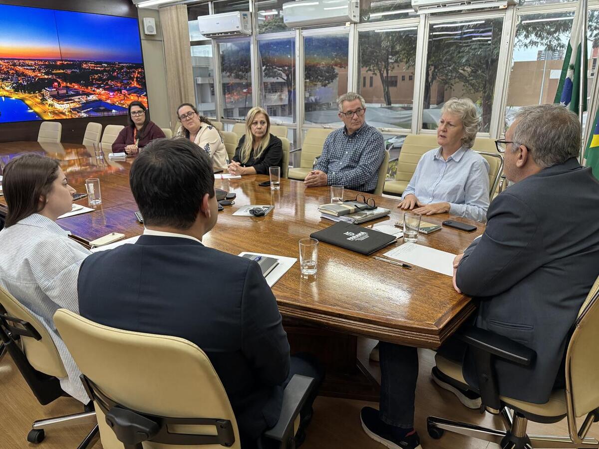 Reunião destacou necessidade de cooperação entre Saúde, Assistência Social e Desenvolvimento Humano para fortalecer a rede de proteção