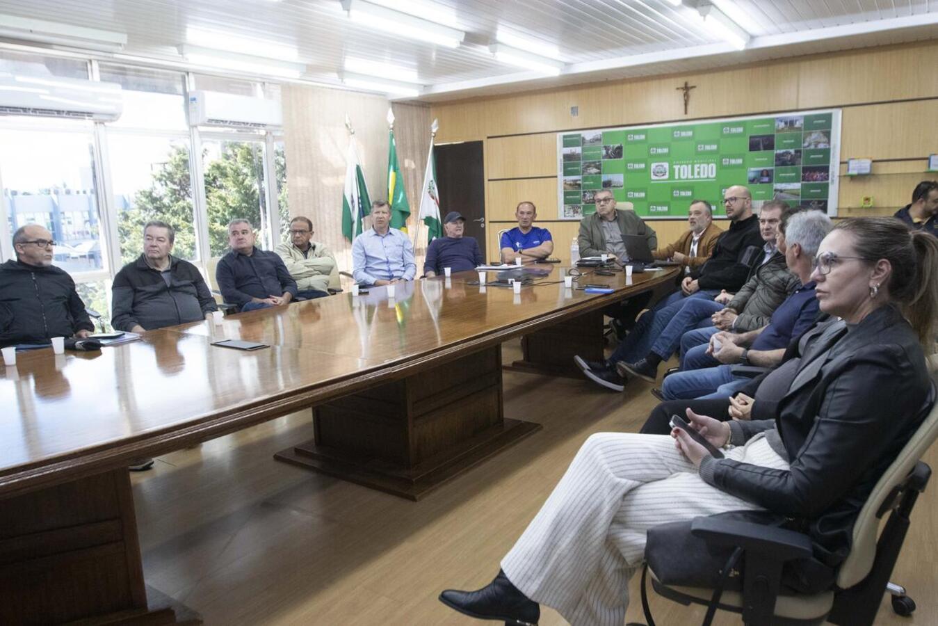 Intervenções em rodovias que cruzam Toledo foram detalhadas na tarde desta sexta (8), na Sala de Reuniões do Gabinete do Prefeito, pelo engenheiro Alex Baseggio