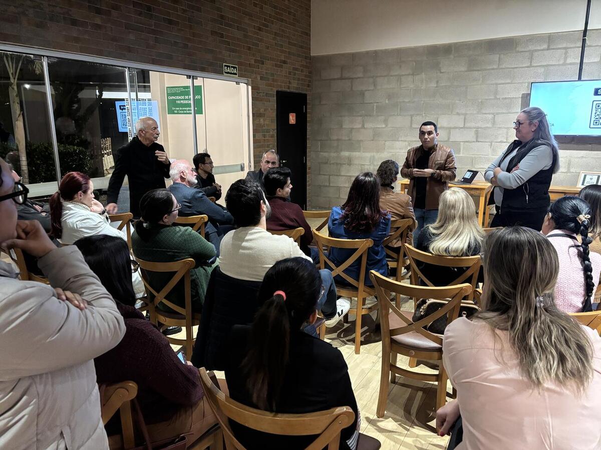 Participaram representantes de diversos segmentos da saúde do município para buscar soluções para o aumento no índice