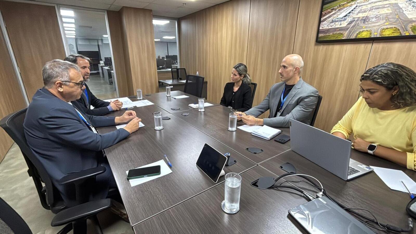 Prefeito Mario Costenaro se reuniu com técnicos da Secretaria Nacional de Aviação Civil para alinhar alguns investimentos no Aeroporto Municipal Luiz Dalcanale Filho