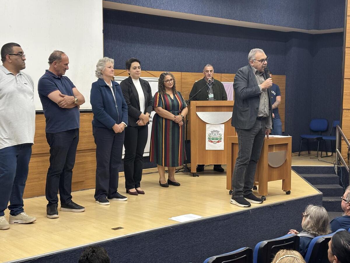 Lei prevê atividades socioeducativas para idosos e auxílio financeiro a participantes que atuarem como monitores