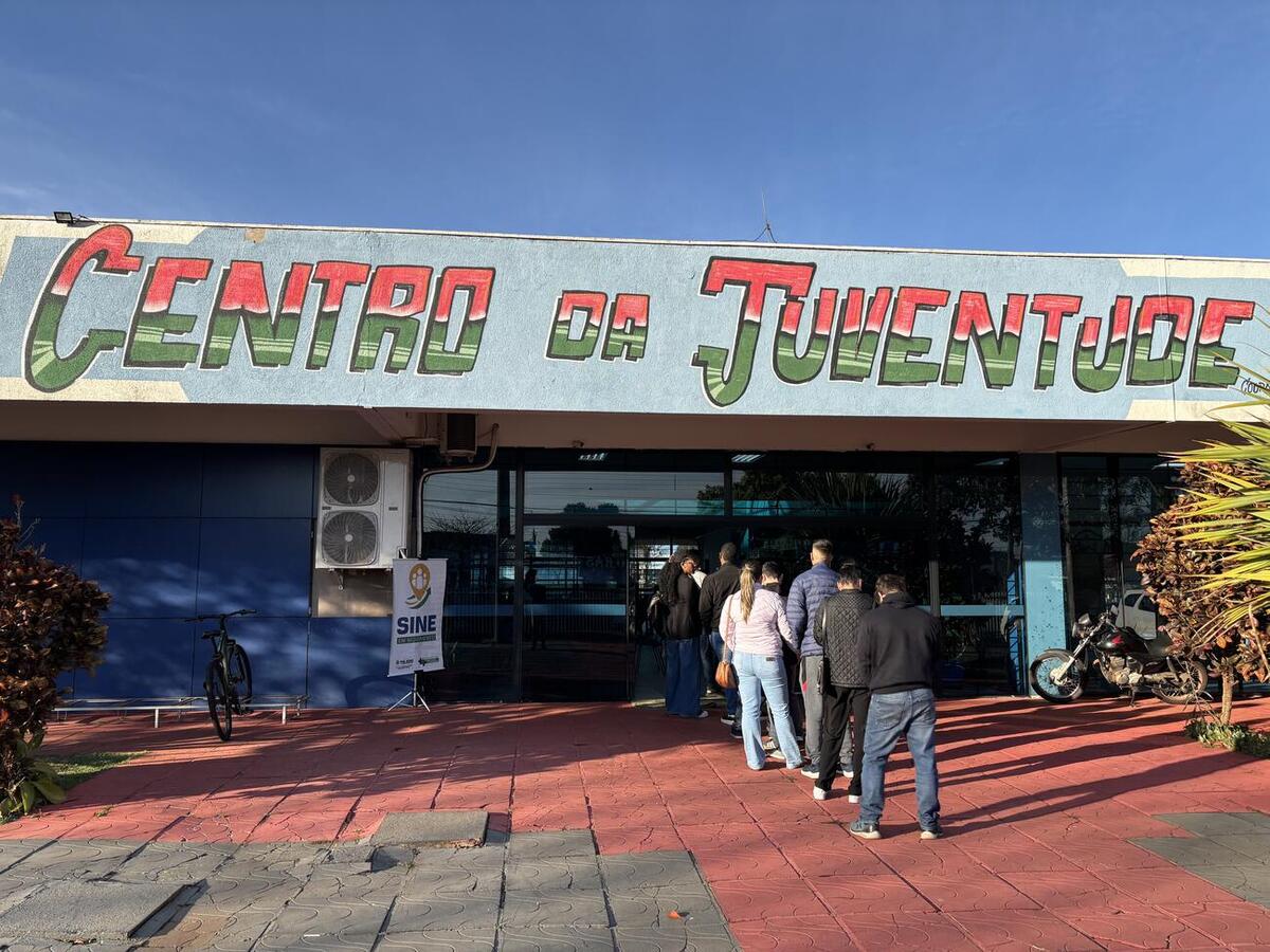 Evento realizado no CJU Mariana Luiza Von Borstel reuniu empresas com vagas operacionais, técnicas e administrativas