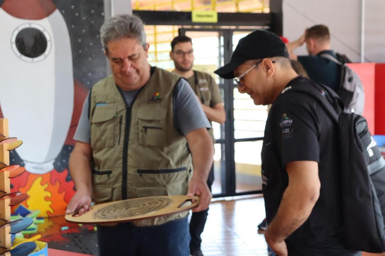 Representantes de 24 municípios do Oeste do Paraná participaram, nesta sexta-feira (29), de atividade promovida pelo Convênio Linha Ecológica