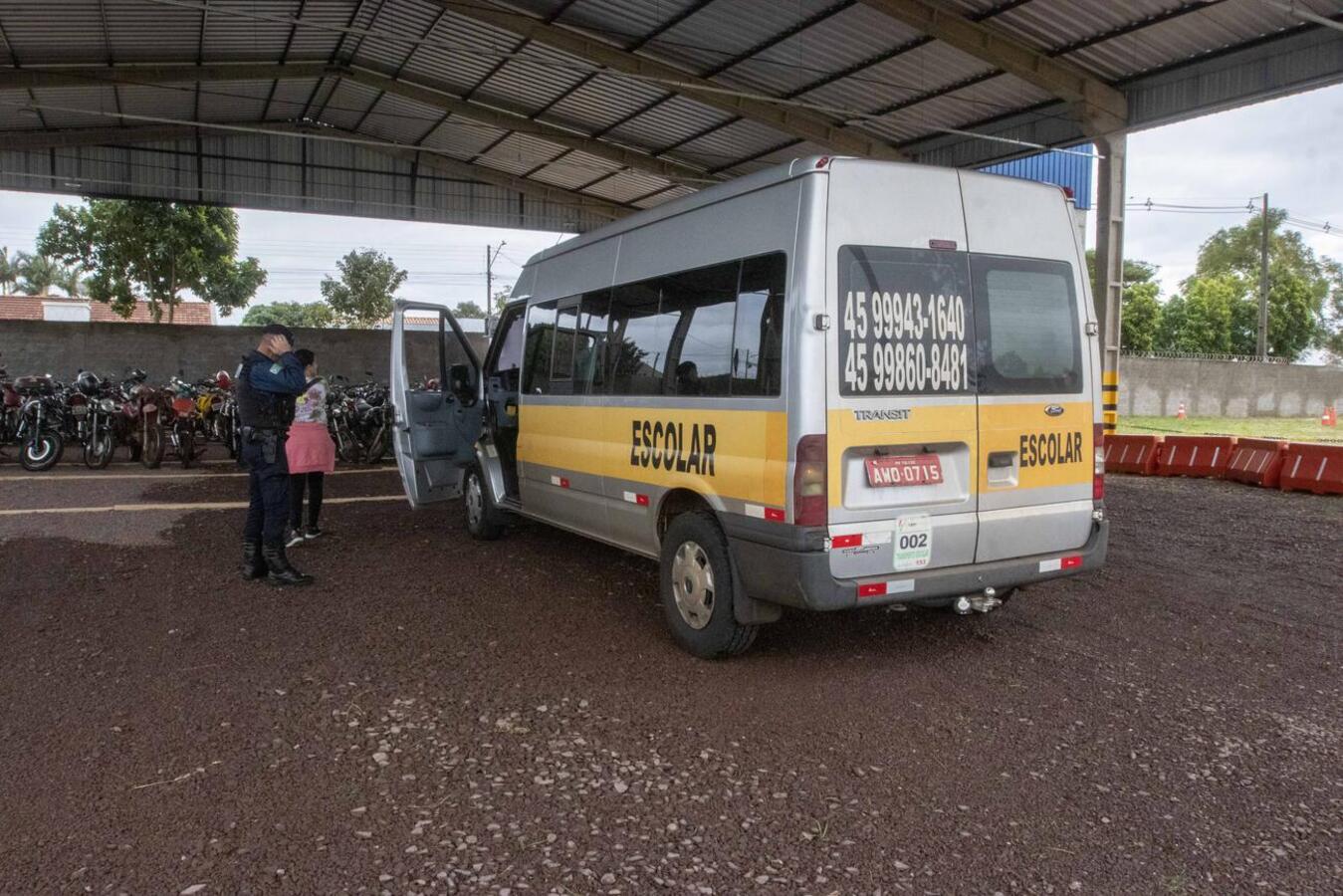 Ação, no Pátio Municipal, teve início nesta segunda (4) com vans que circulam na área urbana; amanhã (5) será a vez dos ônibus que operam em linhas no interior