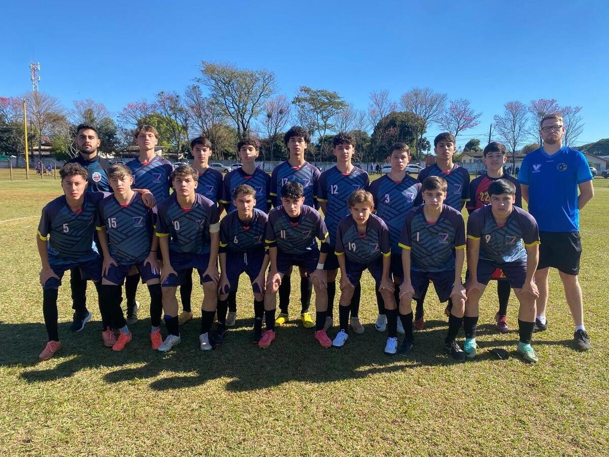 este ano 32 equipes, de 17 escolas, participam da competição nas categorias de 12 a 14 e 15 a 17 anos. Jogos seguem até a próxima semana