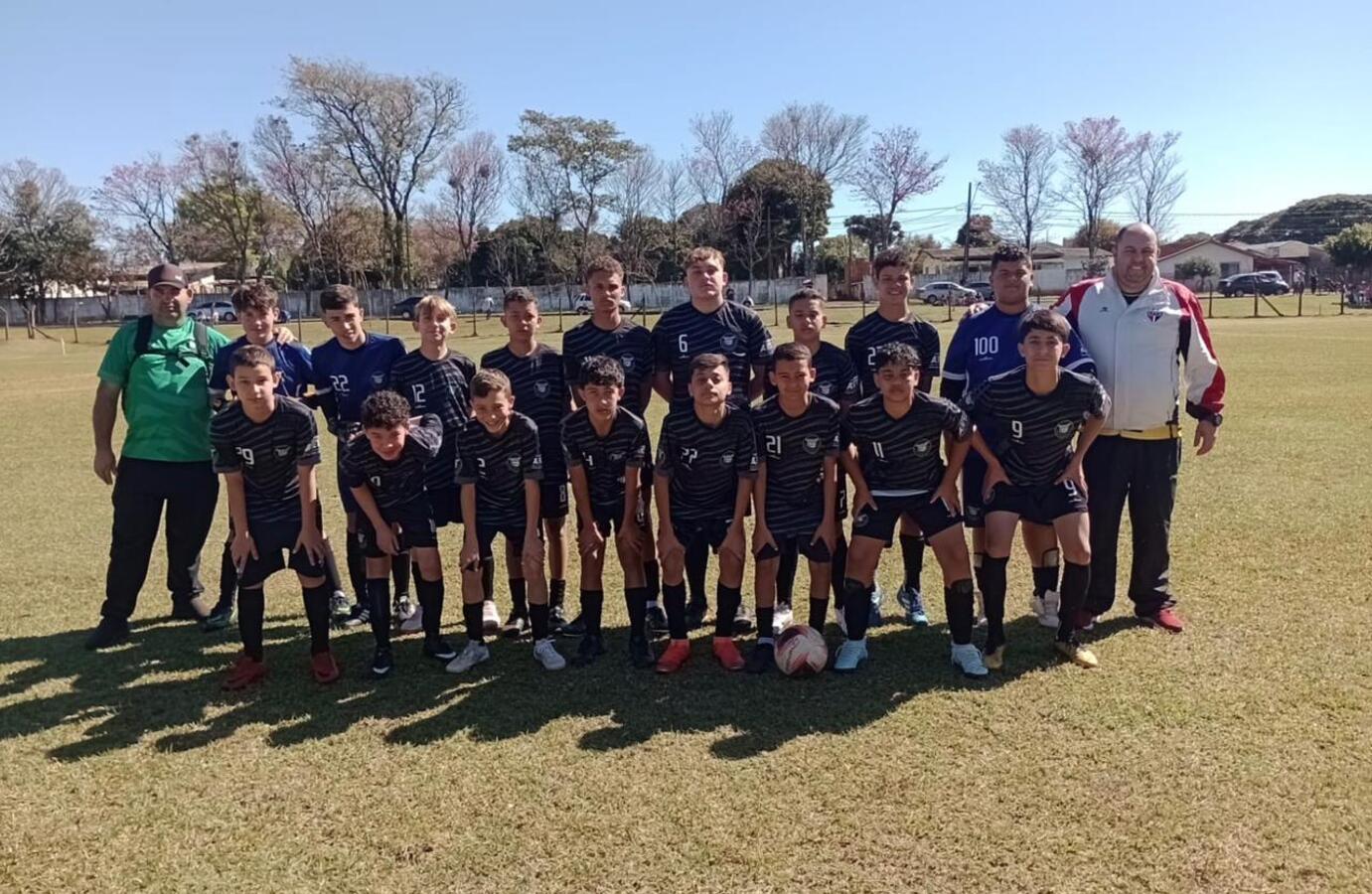 este ano 32 equipes, de 17 escolas, participam da competição nas categorias de 12 a 14 e 15 a 17 anos. Jogos seguem até a próxima semana