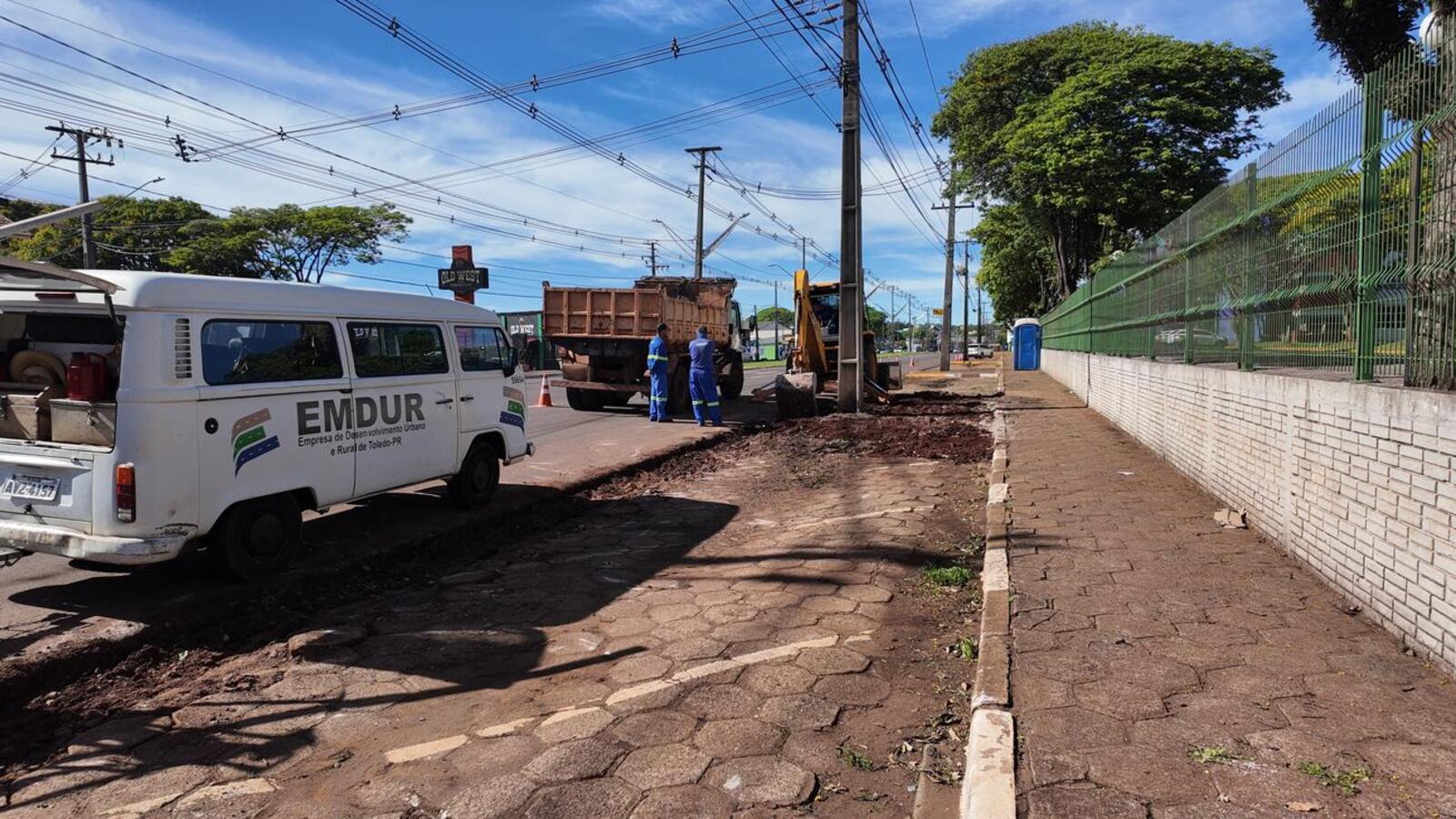 Com um investimento de mais de R$3.000.000,00 a Secretaria de Infraestrutura Rural e Urbana e de Serviços Públicos deu início aos trabalhos de revitalização de mais um trecho da Avenida Ministro Cirne Lima