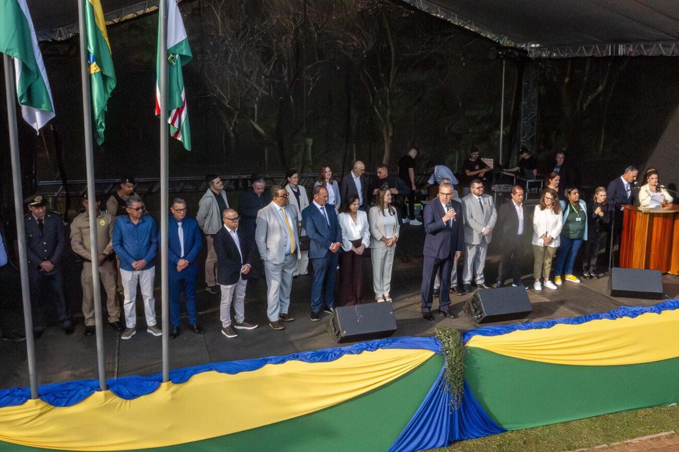 Evento alusivo à Independência do Brasil teve ainda hasteamento das bandeiras, execução do hino nacional e condução do fogo simbólico