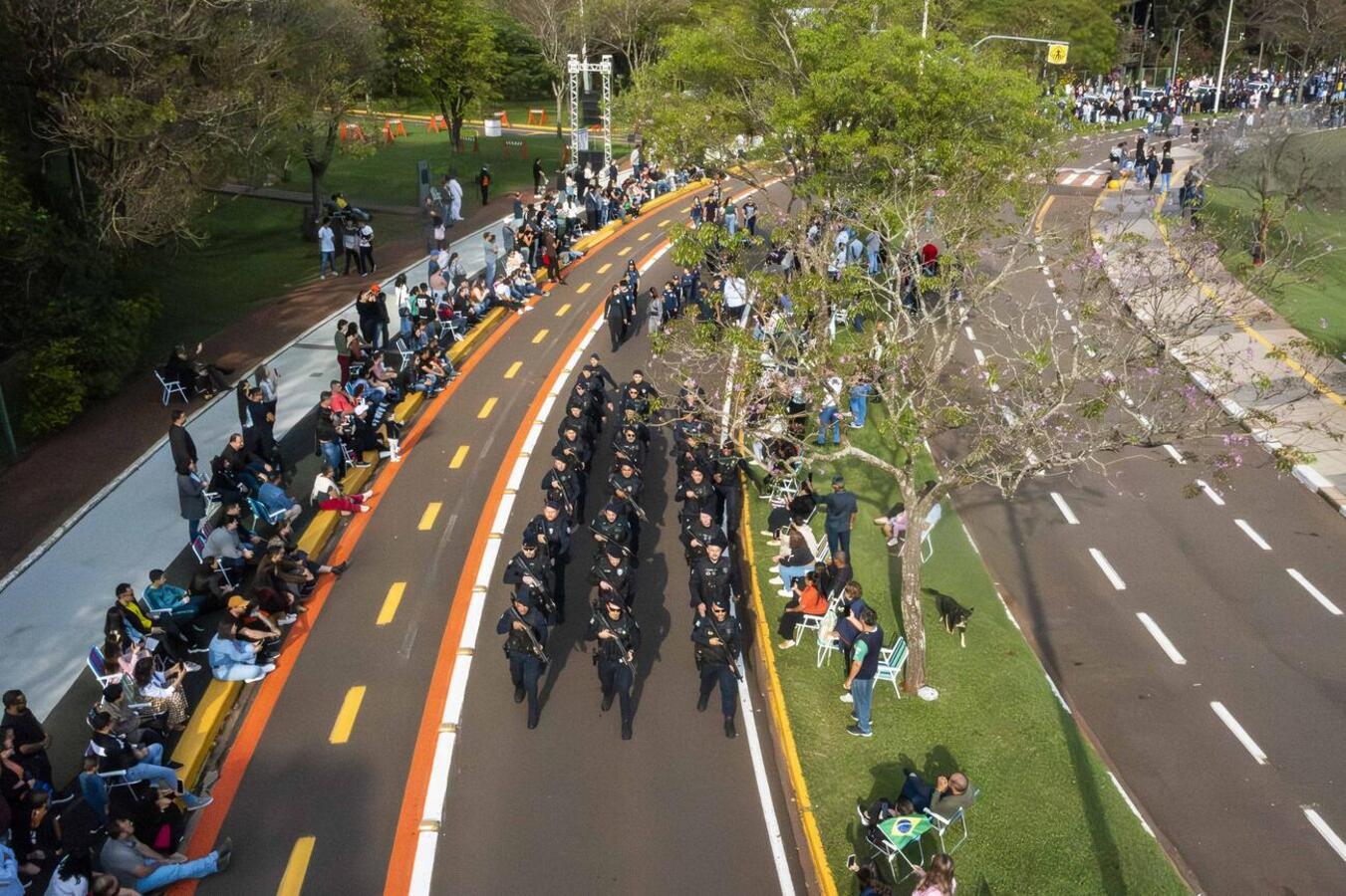 Evento alusivo à Independência do Brasil teve ainda hasteamento das bandeiras, execução do hino nacional e condução do fogo simbólico