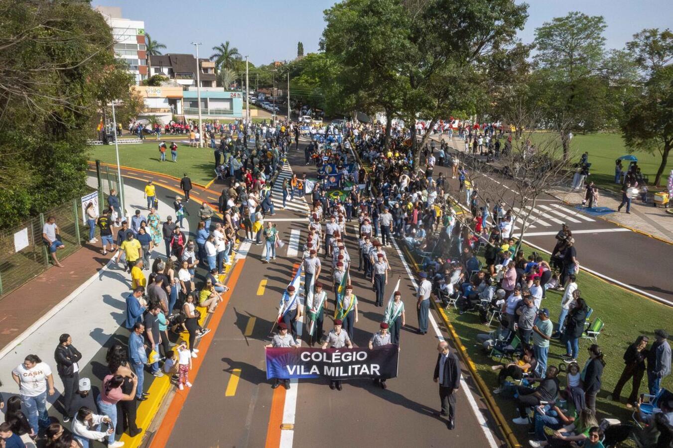 Evento alusivo à Independência do Brasil teve ainda hasteamento das bandeiras, execução do hino nacional e condução do fogo simbólico