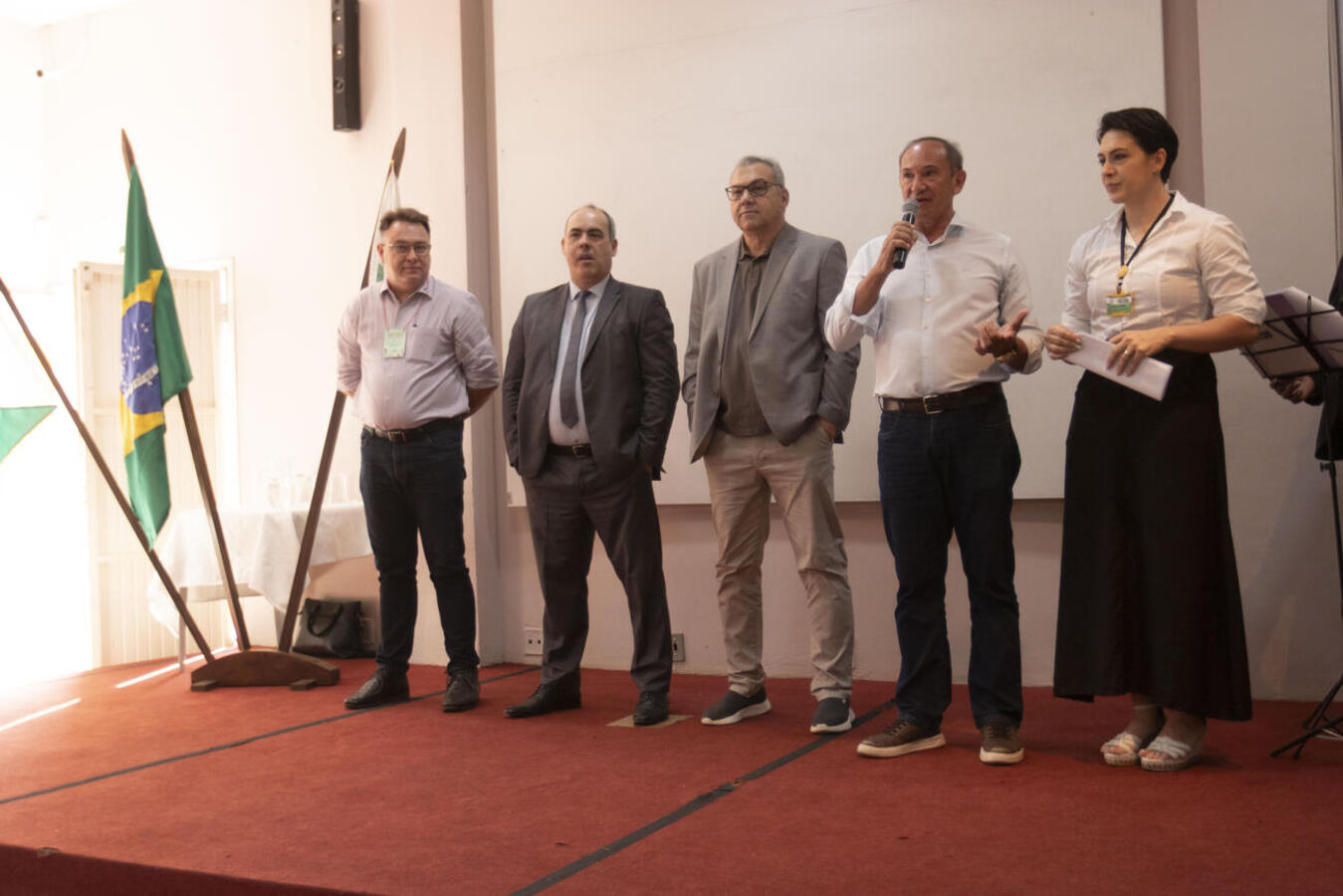 Autoridades e representantes de diversos setores da sociedade toledana marcaram presença em evento realizado nesta quinta-feira (4), no auditório do CJU Europa