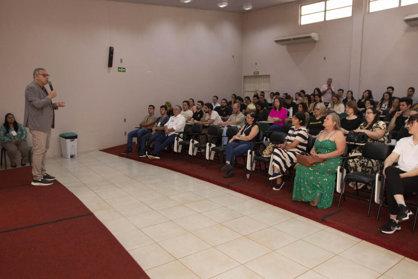 Autoridades e representantes de diversos setores da sociedade toledana marcaram presença em evento realizado nesta quinta-feira (4), no auditório do CJU Europa