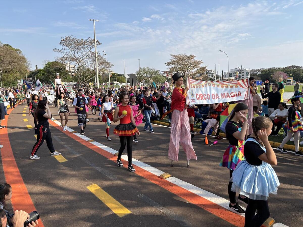 Evento alusivo à Independência do Brasil teve ainda hasteamento das bandeiras, execução do hino nacional e condução do fogo simbólico
