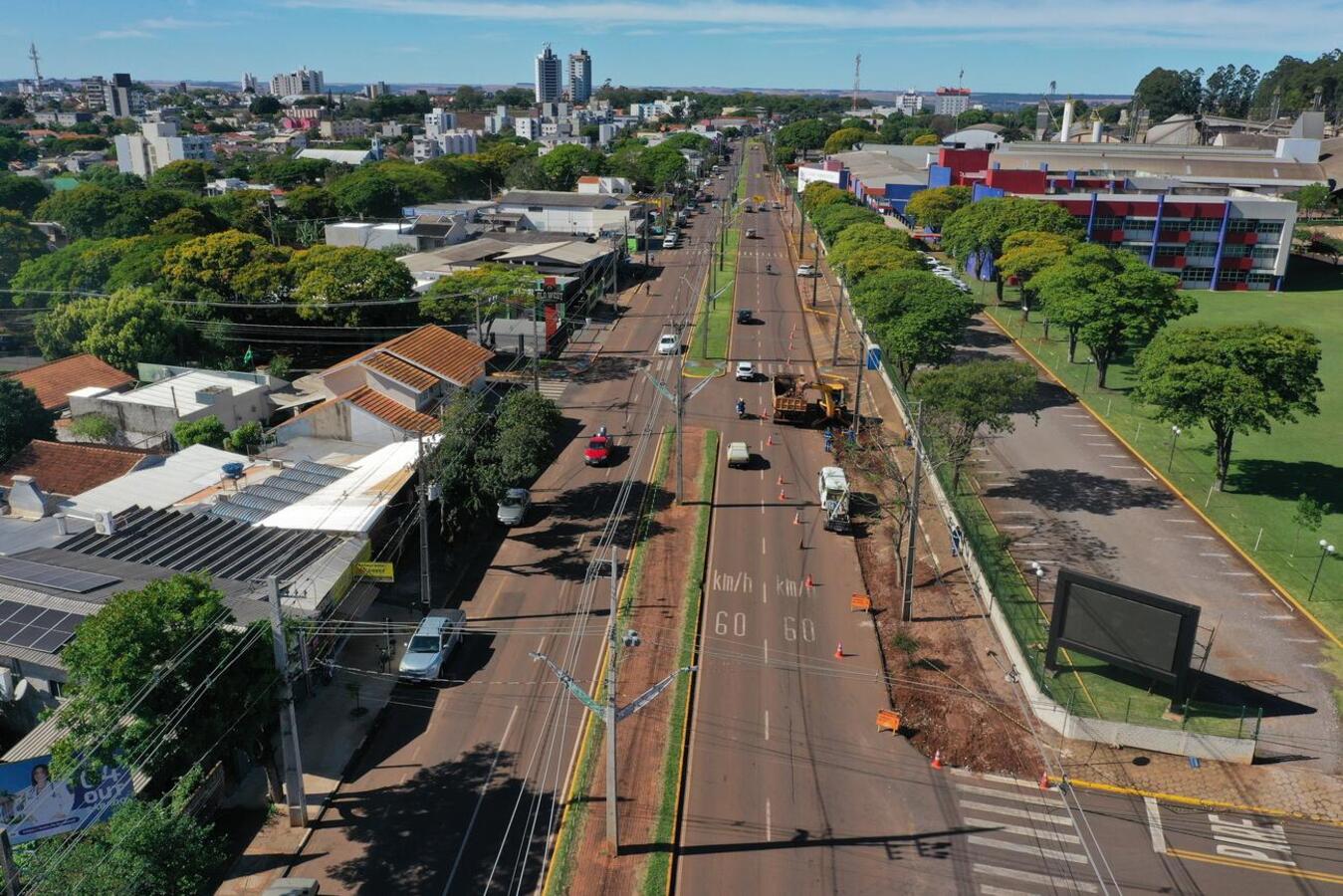 Com um investimento de mais de R$3.000.000,00 a Secretaria de Infraestrutura Rural e Urbana e de Serviços Públicos deu início aos trabalhos de revitalização de mais um trecho da Avenida Ministro Cirne Lima