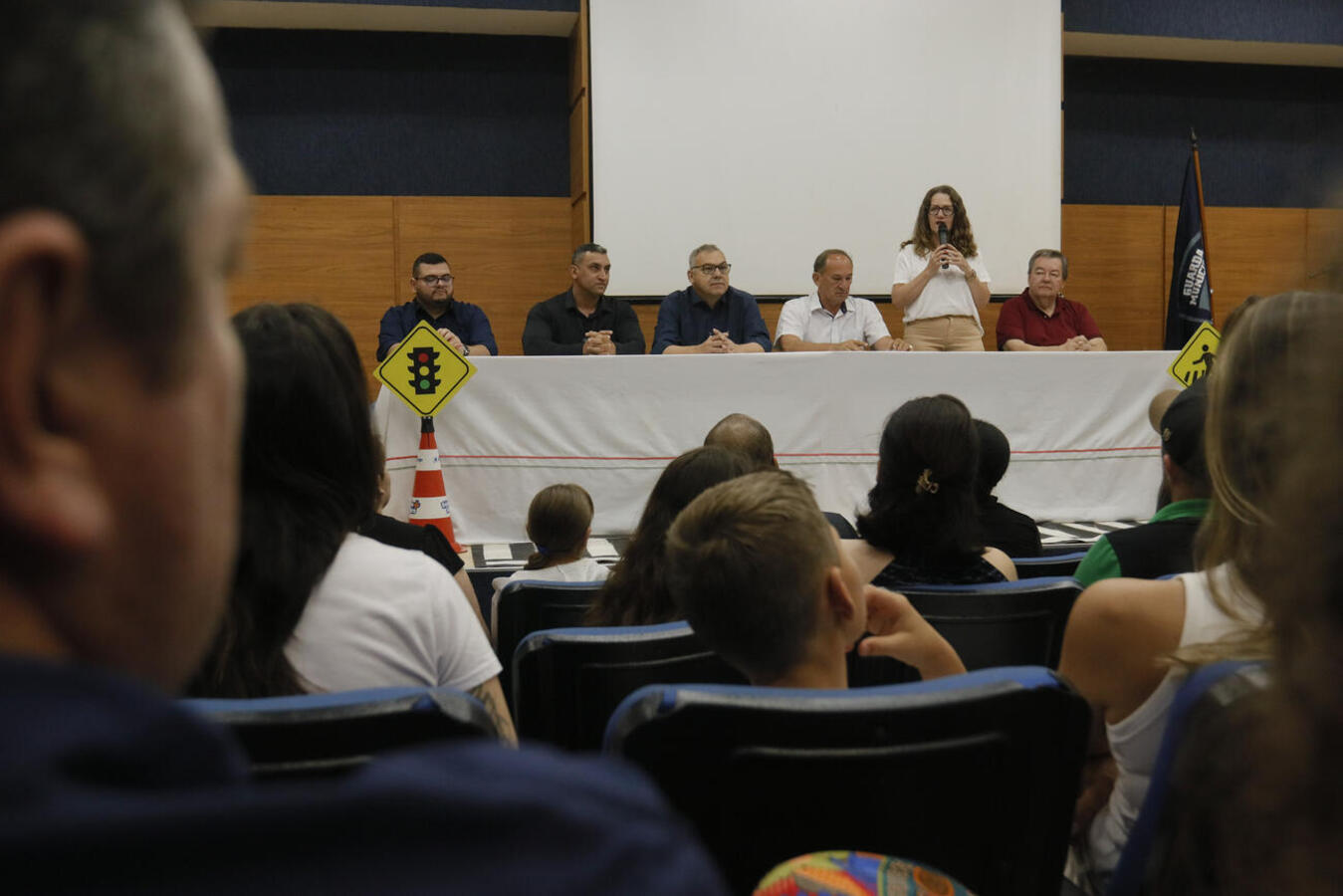 Com direito a certificado e presentes, alunos das 36 escolas municipais de Toledo foram as estrelas de evento realizado na manhã desta quinta (18) no Auditório Acary Oliveira