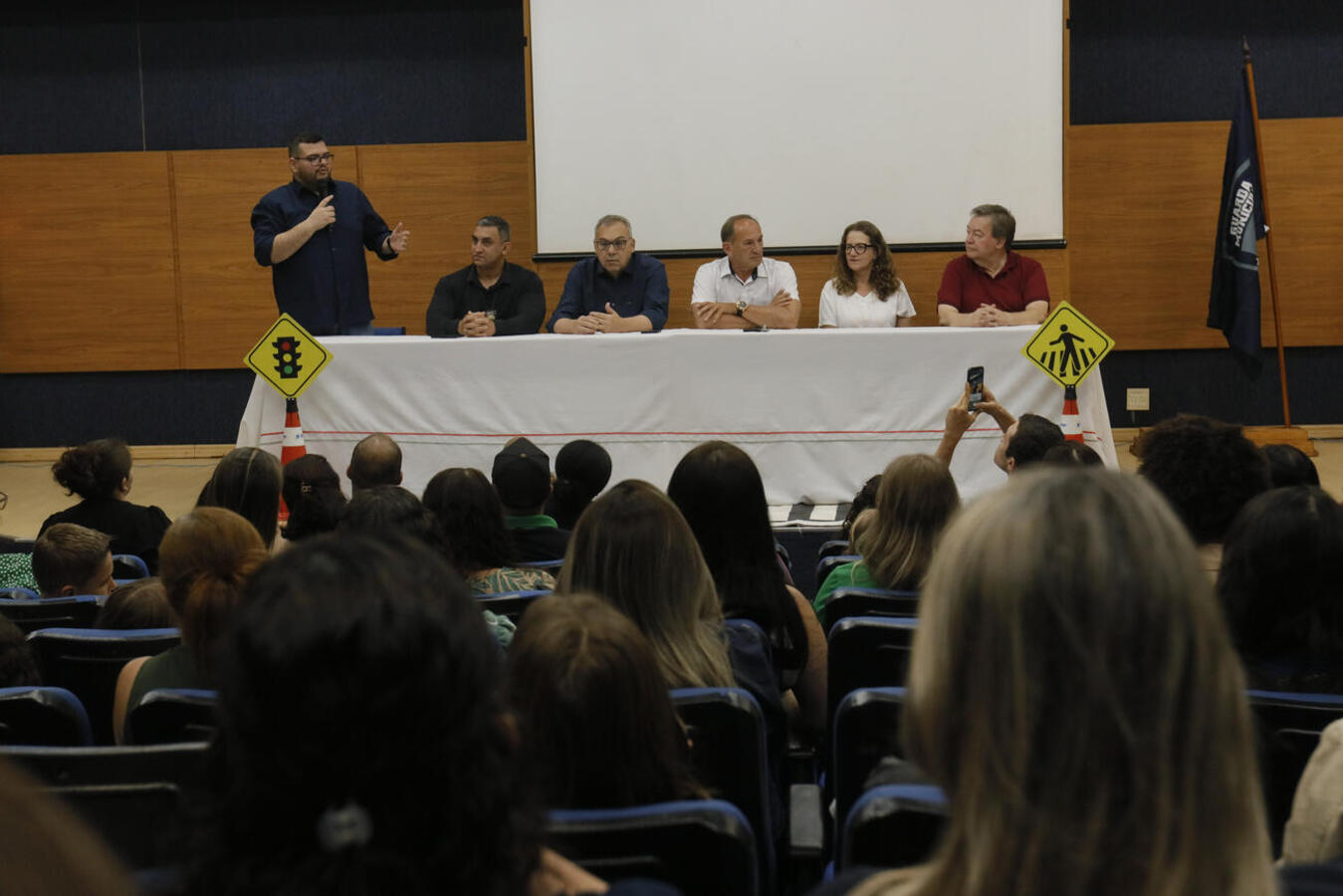 Com direito a certificado e presentes, alunos das 36 escolas municipais de Toledo foram as estrelas de evento realizado na manhã desta quinta (18) no Auditório Acary Oliveira