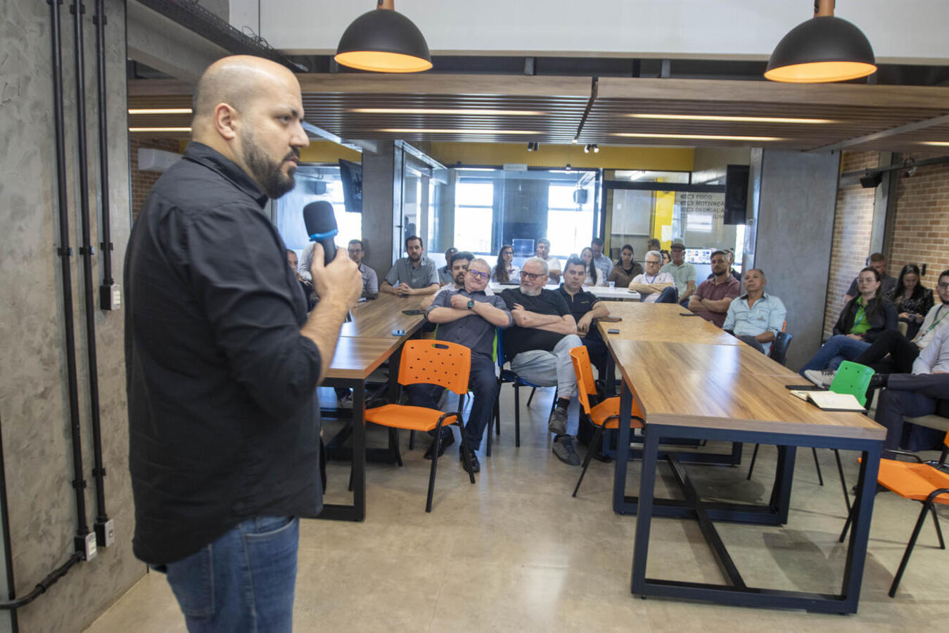 Técnicos e empreendedores com experiência na área compartilharam informações em encontro promovido pela Smap, na sede da Acit, na tarde desta terça-feira (9)