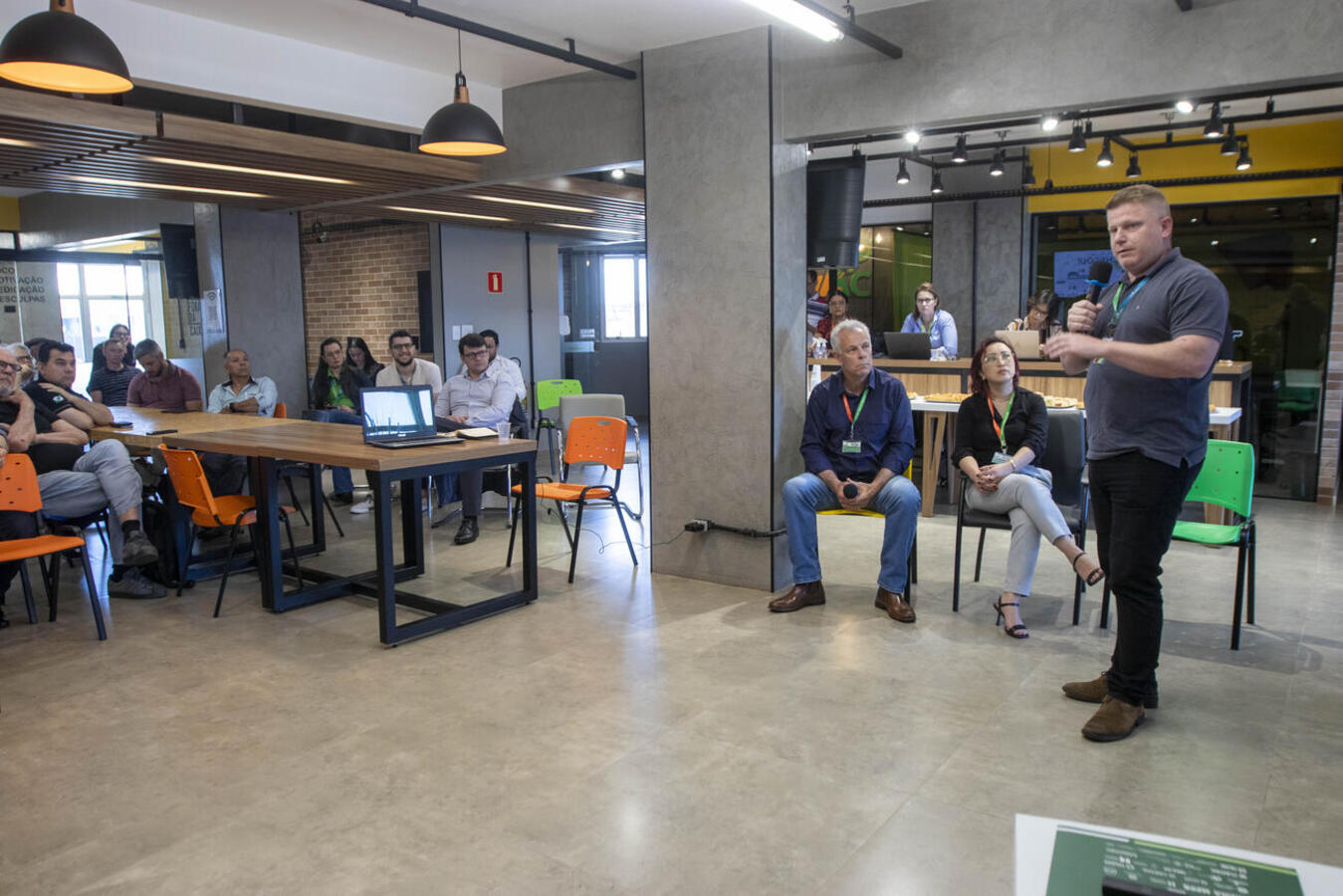 Técnicos e empreendedores com experiência na área compartilharam informações em encontro promovido pela Smap, na sede da Acit, na tarde desta terça-feira (9)