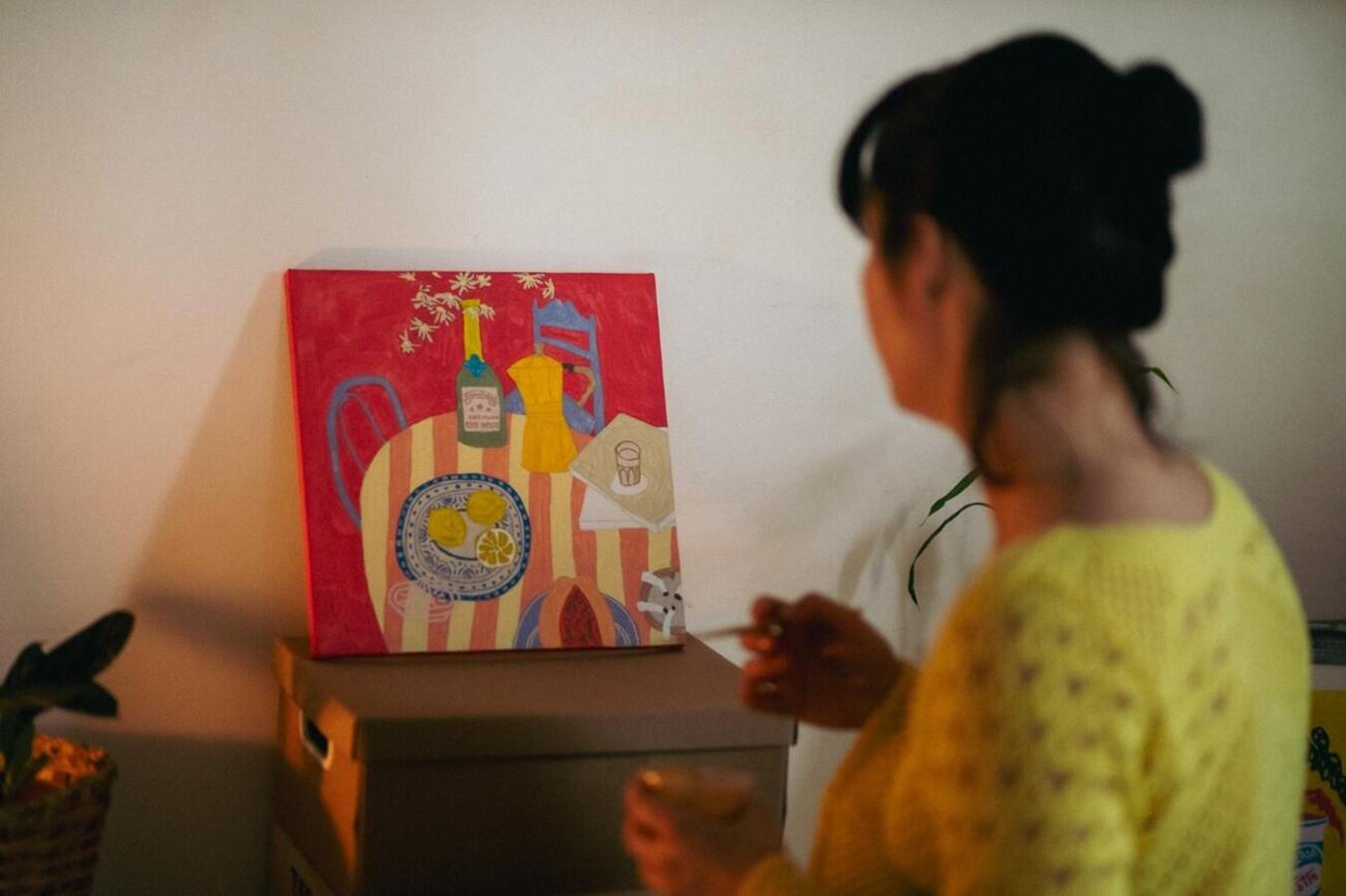 Mostra começa neste sábado (27), no Trinar Ateliê, onde permanecerá até 4/10; em outubro, trabalhos de Isabel Gutierrez serão apresentados na Biblioteca Pública Municipal