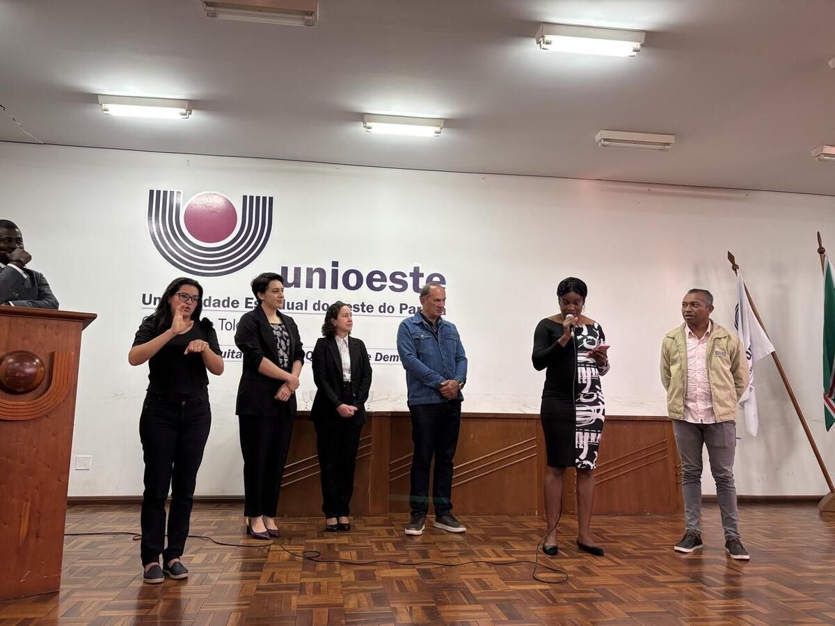 Formaturas no último sábado (30/8) marcam término de ciclo para 39 alunos do curso de português para migrantes e 16 do de crioulo haitiano para servidores