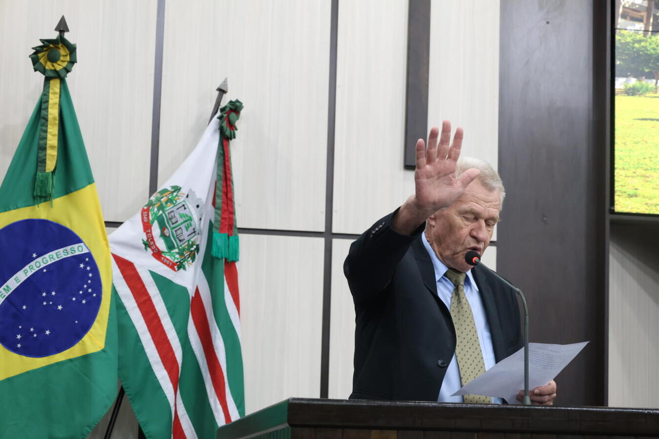 Um dos mais icônicos vereadores da história de Toledo, Luís Fritzen, faleceu na noite desta sexta-feira (12), aos 77 anos