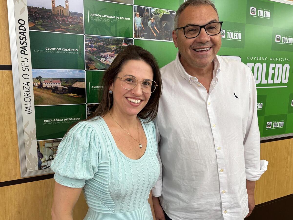 A juíza da 1ª Vara Federal, Dra. Raquel Kunzler Batista, visita Prefeitura e convida para solenidade dos 20 anos da Justiça Federal em Toledo