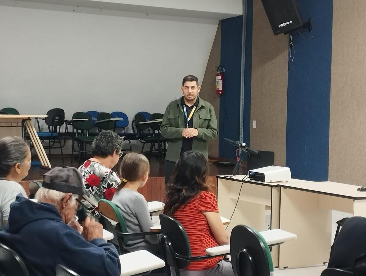 Atividade realizada nesta segunda-feira (1º) no Centro da Juventude Mariana Luiza Von Borstel, foi voltada a famílias beneficiárias do cartão “Toledo é + Dignidade!”