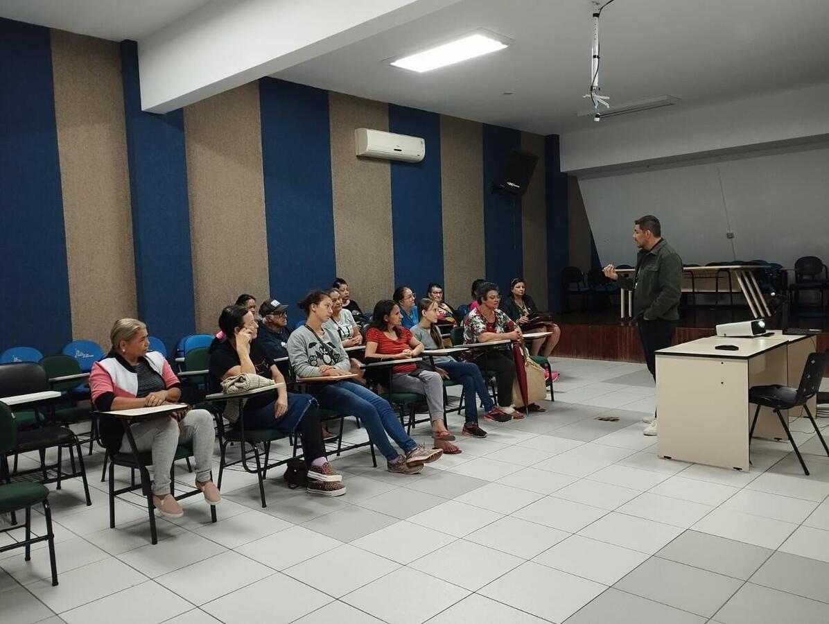 Atividade realizada nesta segunda-feira (1º) no Centro da Juventude Mariana Luiza Von Borstel, foi voltada a famílias beneficiárias do cartão “Toledo é + Dignidade!”