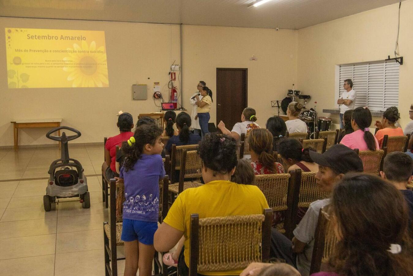 “Depressão e qualidade de vida” foi tema da conversa ocorrida na tarde desta sexta (12) entre profissionais de saúde e pessoas assistidas pelo auxílio fraterno da Igreja