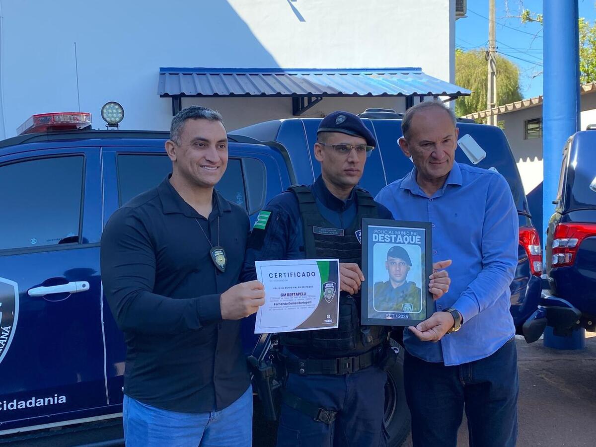 Na manhã desta sexta-feira (26), a Guarda Municipal realizou uma cerimônia de homenagem ao policial municipal destaque do mês de setembro