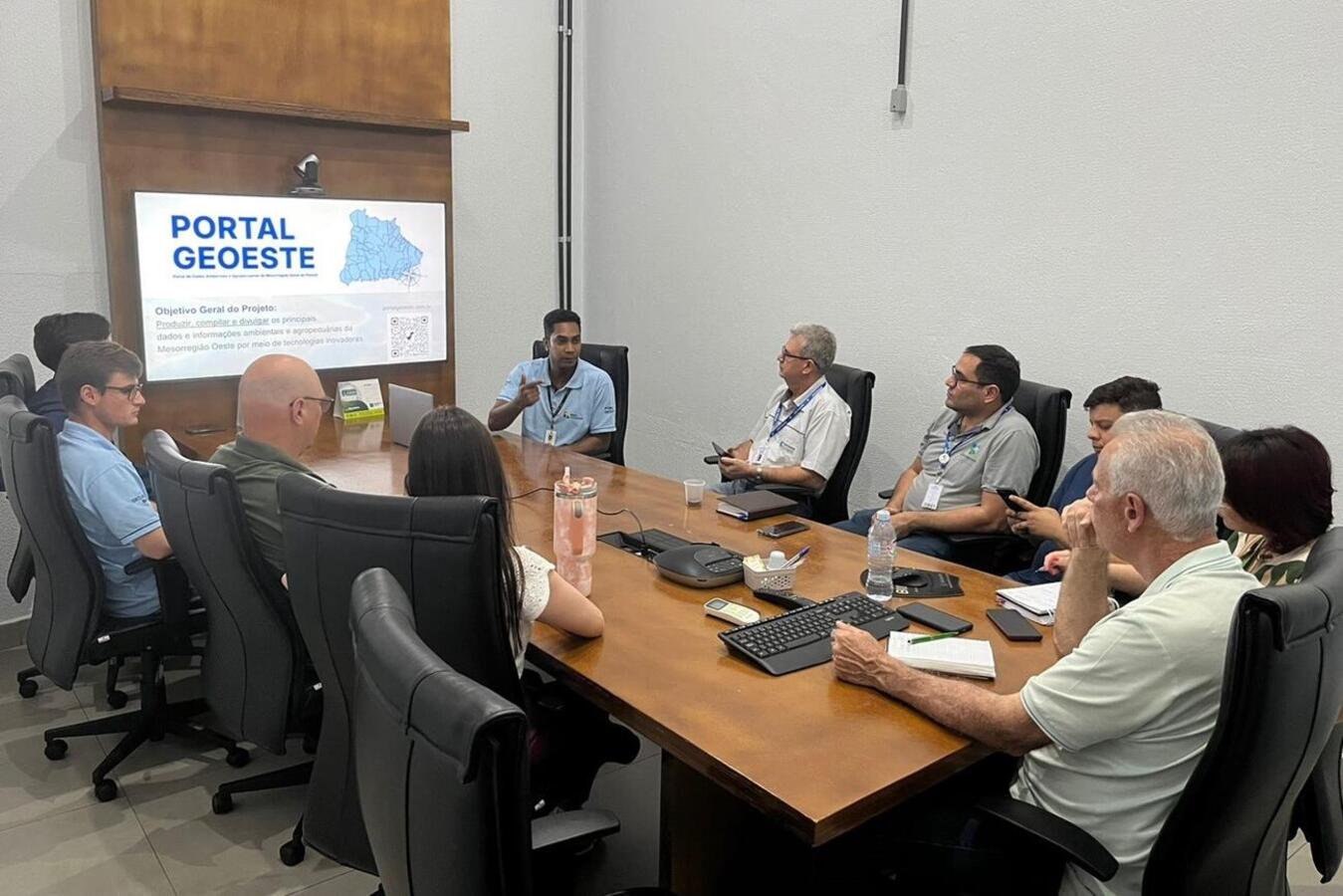 Apresentação do portal, que reúne dados ambientais e agropecuários da região, foi feita, na última sexta (19), pelo professor da UTFPR Anderson Sandro da Rocha