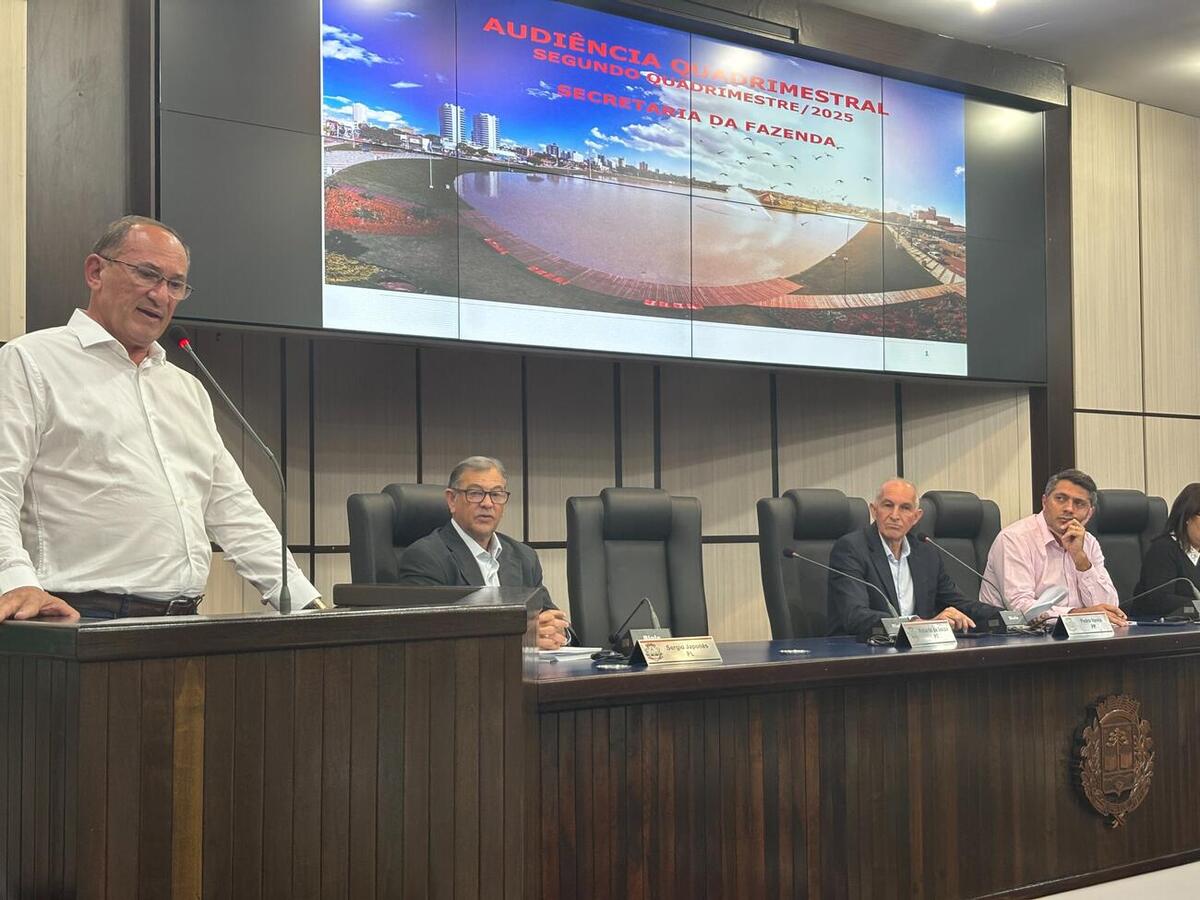 No Plenário da Câmara Municipal, prestação de contas referente ao 2º quadrimestre de 2025 ocorreu em audiência pública realizada na tarde desta terça-feira (23)