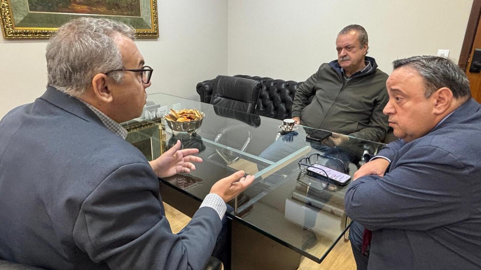 Anúncio foi feito pelo deputado Hussein Bakri durante agenda de trabalho do prefeito Mario Costenaro em Curitiba esta semana