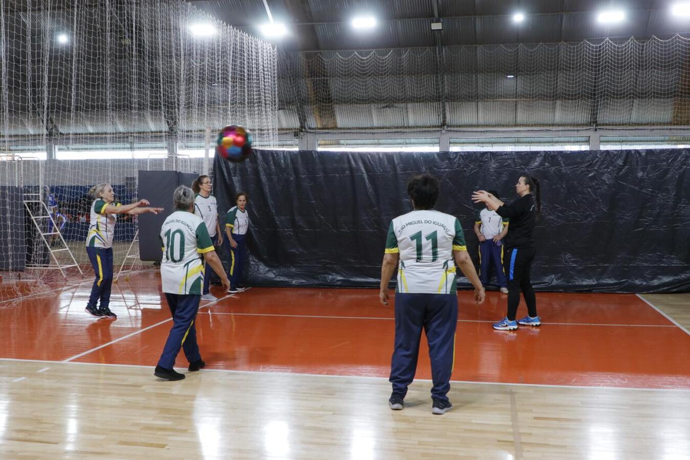 Foram mais de 200 participantes divididos em 17 equipes, 8 masculinas e 9 femininas