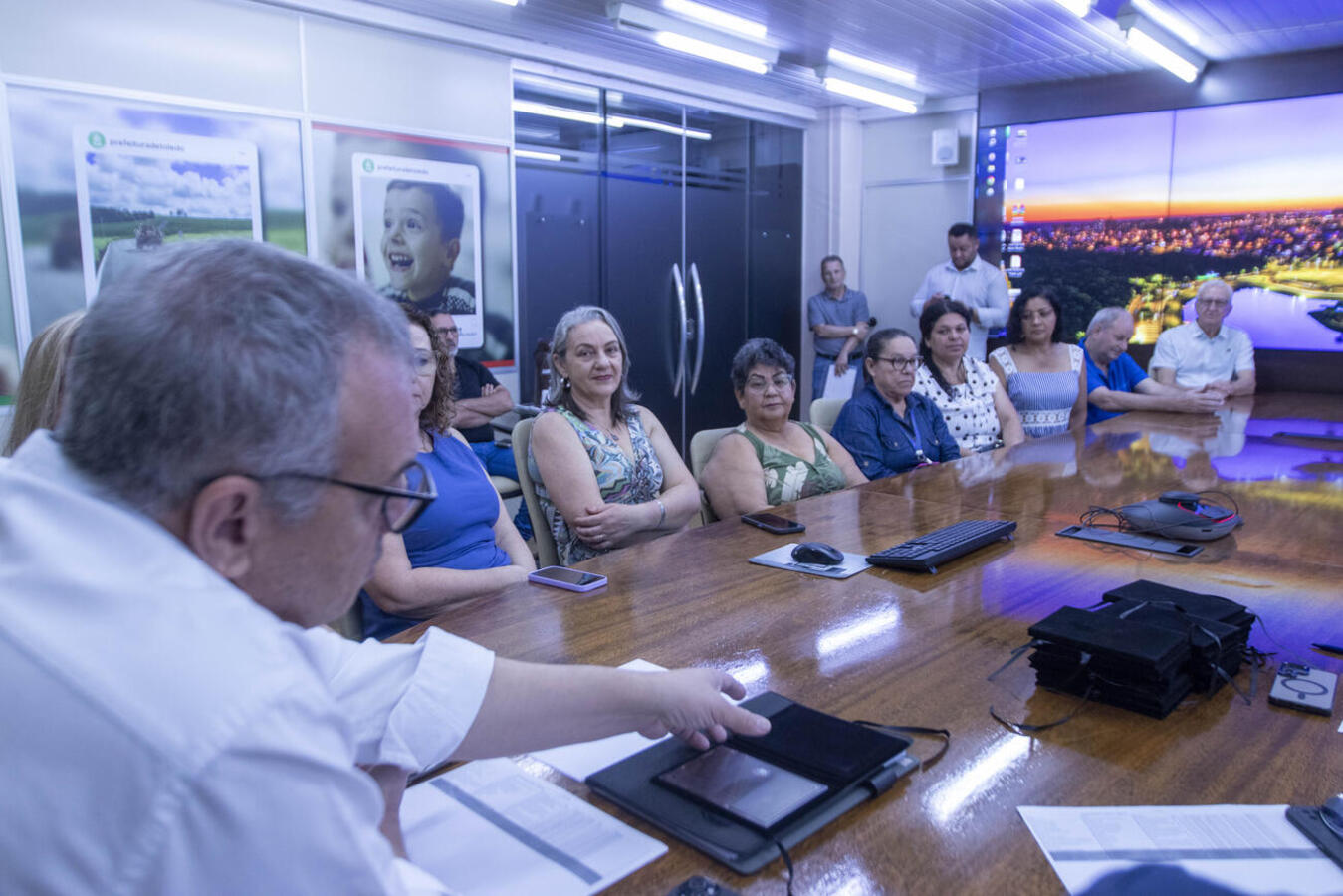 Ato realizado na Sala de Reuniões do Gabinete do Prefeito na manhã desta quinta (2) reconheceu colaboradores que saíram da ativa entre julho e agosto deste ano