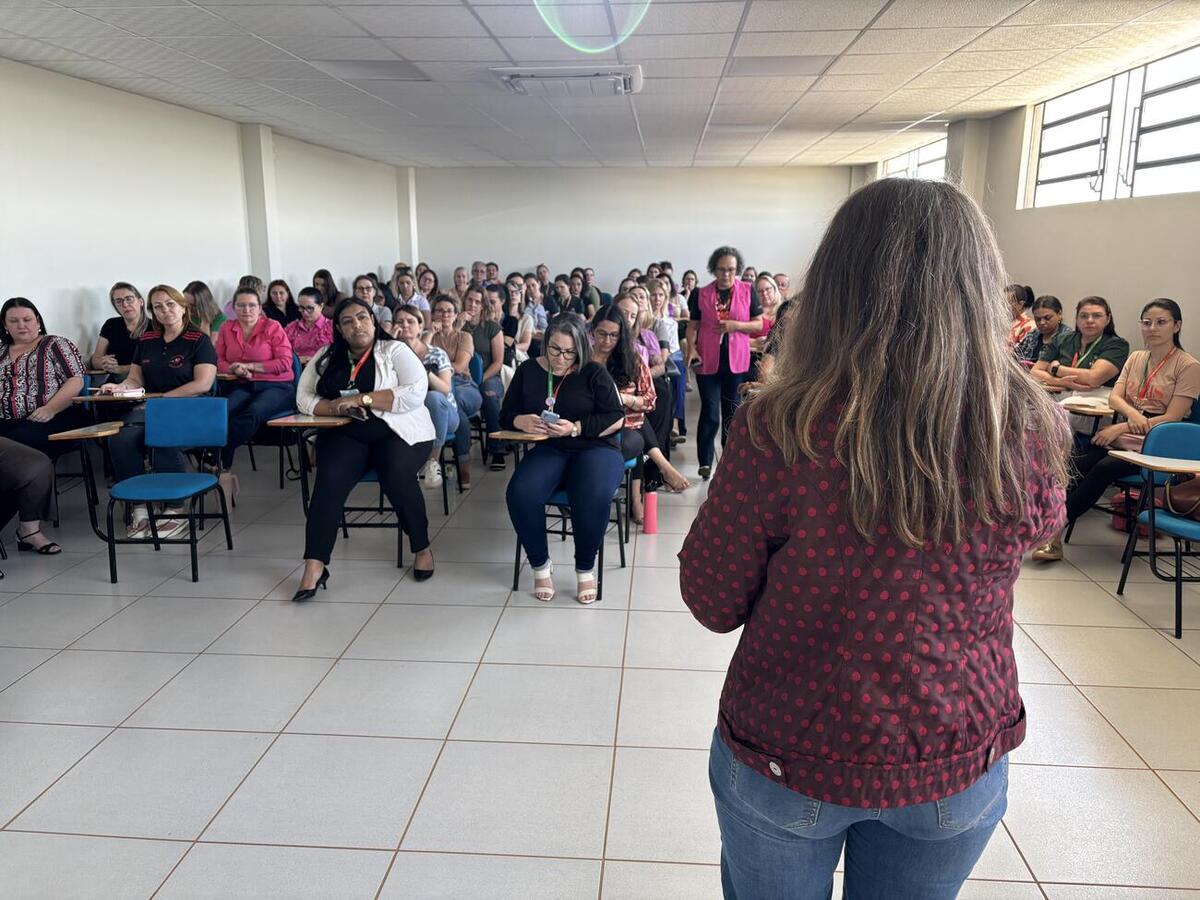 Tarde de reflexão e confraternização reuniu, na Unopar/Toledo, nesta segunda-feira (13), 68 diretores e coordenadores da rede municipal de ensino
