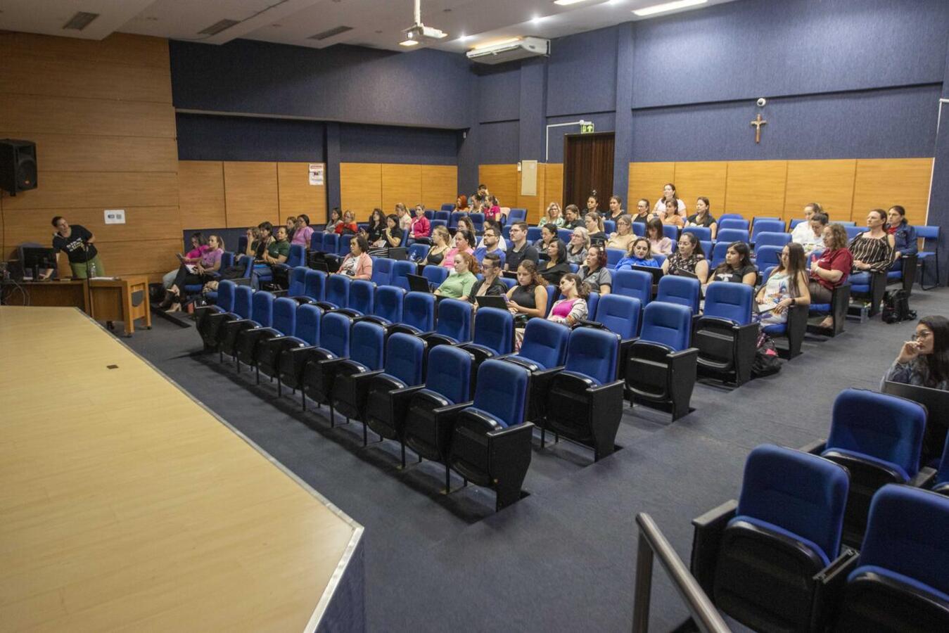 Educadores de Cmeis e escolas tiveram a oportunidade tirar suas dúvidas acerca do funcionamento da plataforma “Iônica”