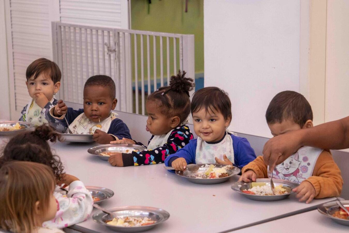 Nas escolas da rede municipal e em Centros Municipais de Educação Infantil (Cmeis) nascem pratos especiais e variados para os estudantes de Toledo