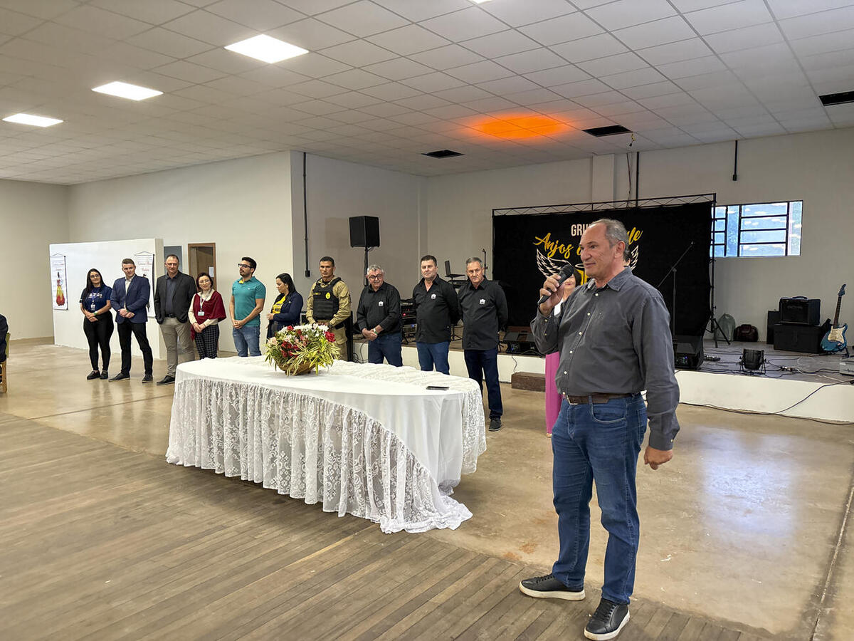 Evento ocorrido nesta quarta (8) na Associação de Moradores do Porto Alegre, contou com 400 convidados e serviu “almoço de interior”, com carnes e saladas