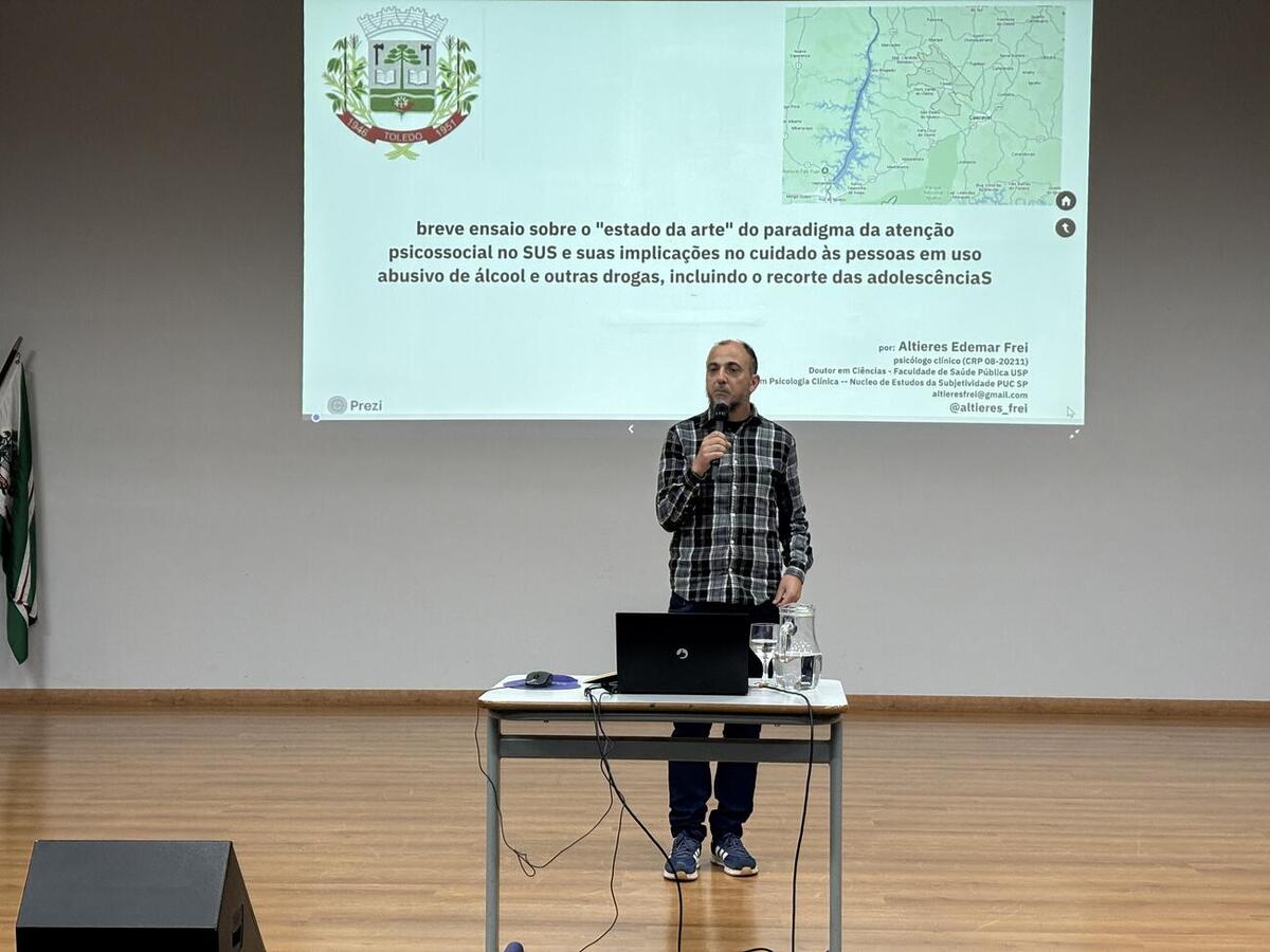 Evento realizado no auditório Moacir Galante (Colégio Premen) reuniu profissionais da rede de proteção à criança e ao adolescente