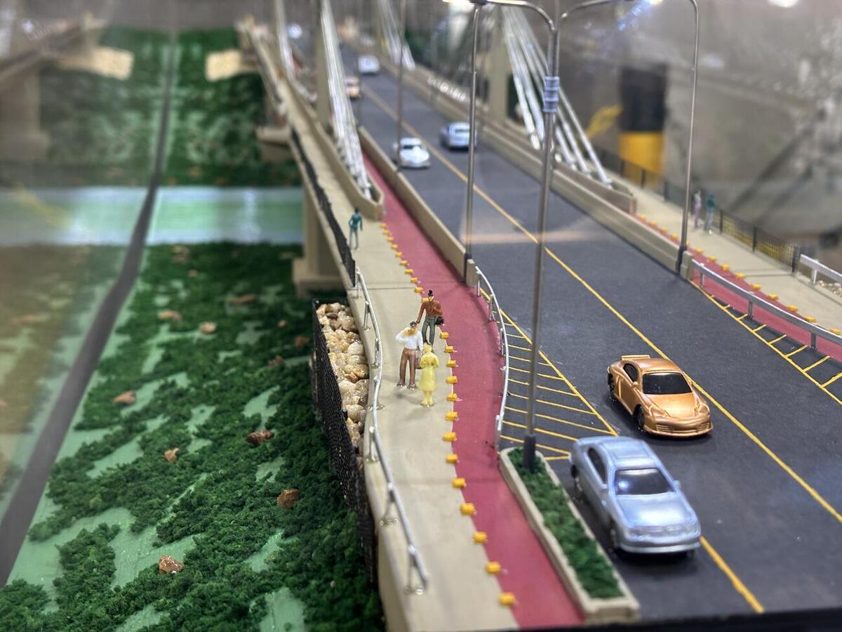 A exposição está no hall da prefeitura para que a população conheça o projeto