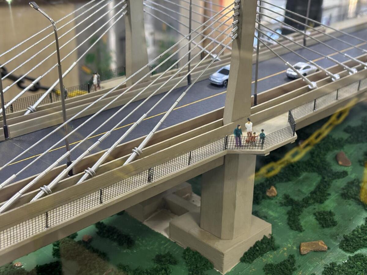 A exposição está no hall da prefeitura para que a população conheça o projeto