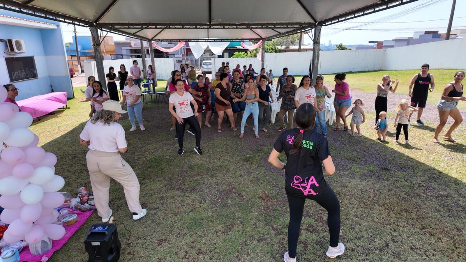 Equipe da UBS coordenou, na tarde desta quarta (15), palestras sobre prevenção aos cânceres de mama e de colo do útero, ações recreativas e sorteio de brindes