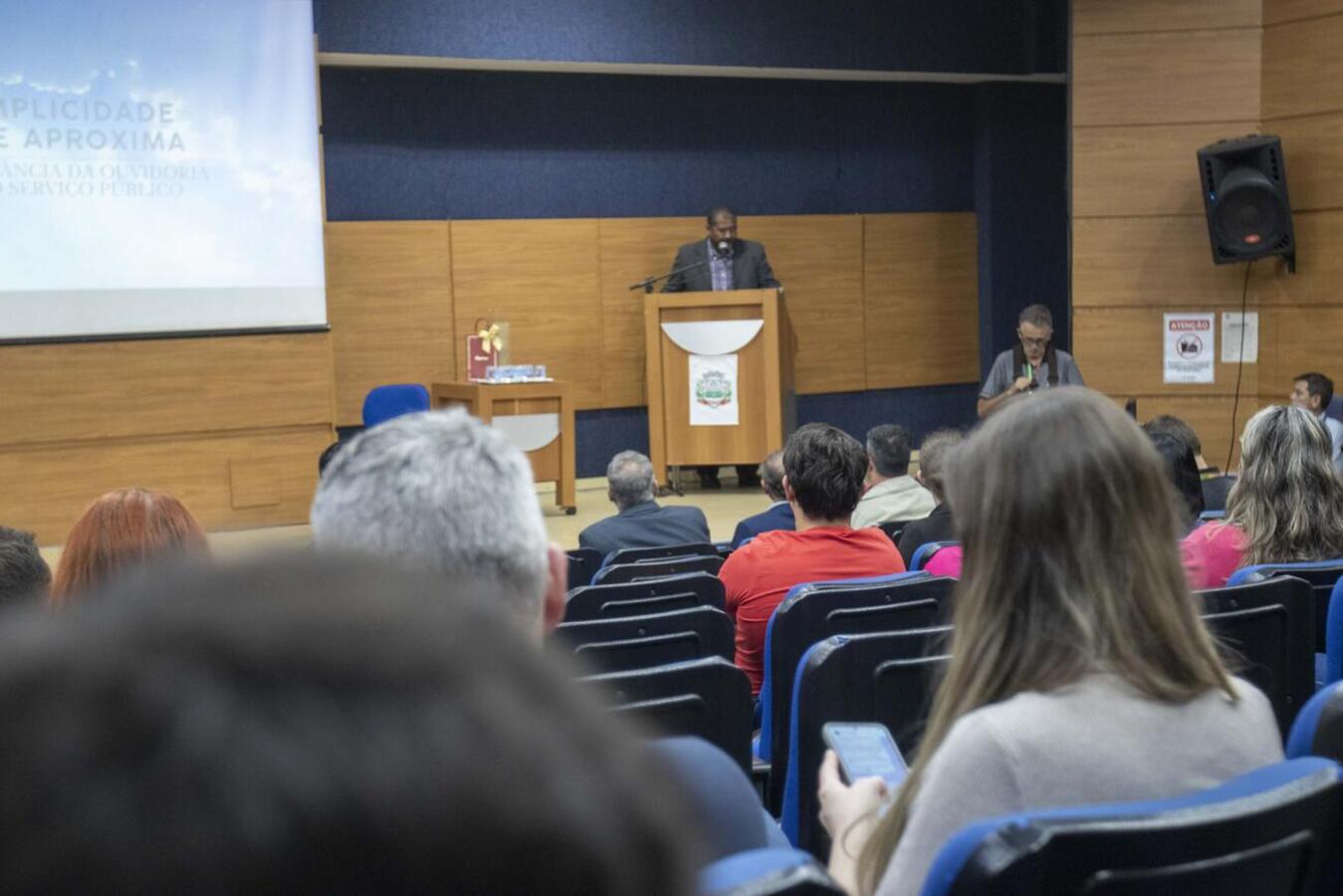 O curso realizado no Auditório Acary Oliveira, na última sexta-feira (3), foi ministrado pelo ouvidor-geral e pela assessora executiva da Presidência no TCE-PR